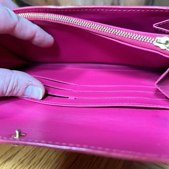 *HTF Color!* LOUIS VUITTON Vernis Sarah Wallet - Picture 13 of 16